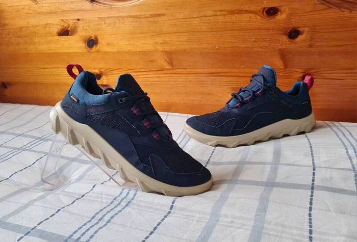 ecco gtx mx low Size 4.5 eu 37 navy/green in excellent condition