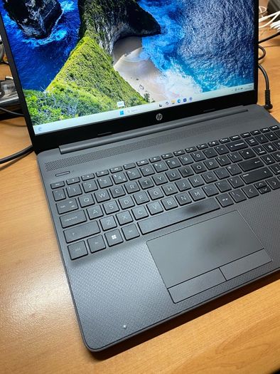 HP Laptop i5 pro 12gen 8/256 windows 11