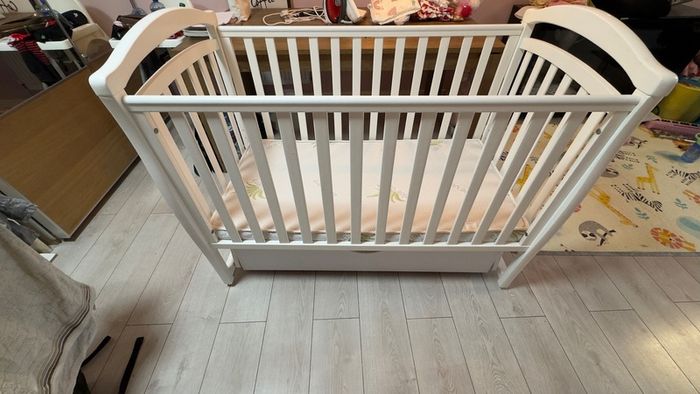 VERES swivel cot like new
