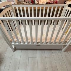 VERES swivel cot like new