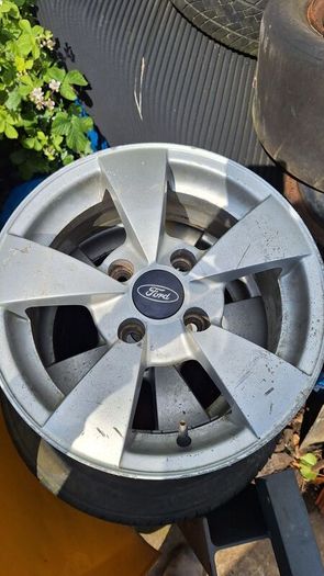 ford alloys 14"