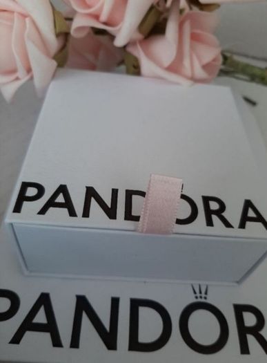 pandora necklace with gold clasp