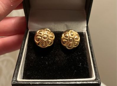 Ladies gold earrings