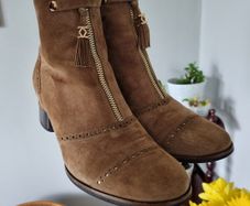 stunning leather boots