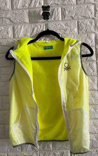 Benetton Light Kids Vest Size 6-8 years