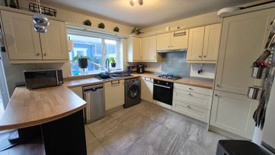 Kitchen and appliances