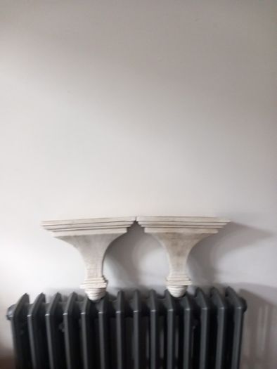 2 Decorstive Wall Shelves