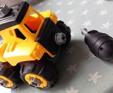 Dump truck screw unscrew toy