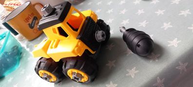 Dump truck screw unscrew toy