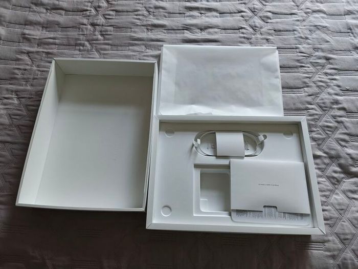 Macbook Pro M2 16" Box Only