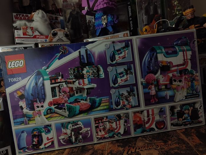 The Lego Movie 2 ! Pop-Up Party Bus ! RETIRED ! Set 70828 ! Brand New !