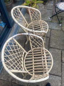 2 garden chairs