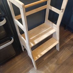 Mecan Wood kitchen helper (twin size)