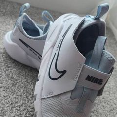 kids nike flex runners/trainers