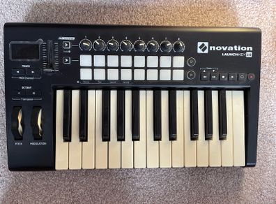 Novation LaunchKey 25