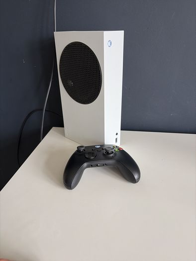 Xbox series s with Controller
