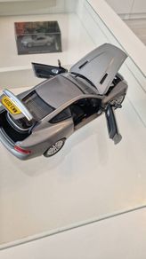 Beanstalk 1:18 "Die Another Day" James Bond 007 Aston Martin V12 Vanquish