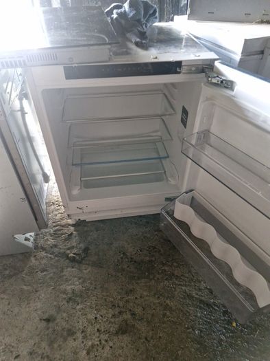 intergrated fridge