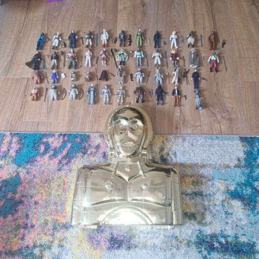 Vintage Star Wars- 42 Loose Complete Figs plus C-3P0 Case