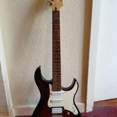 Yamaha Pacifica 112V Electric Guitar  Sunburst