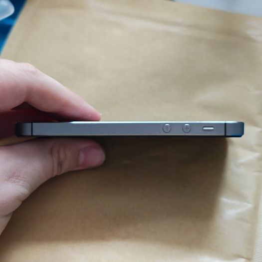 Apple iPhone 5s - 16GB - Space Gray - Activation locked - Parts only