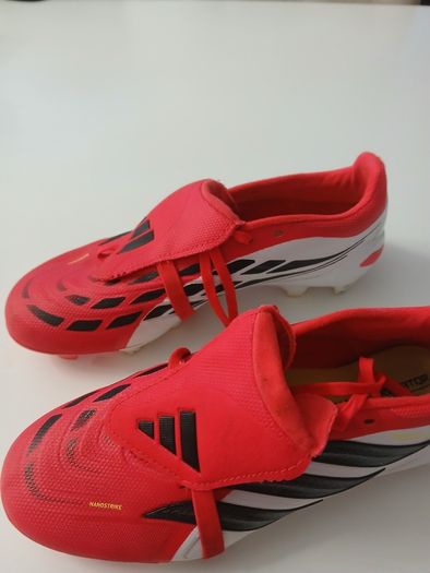 Predator football boots size 6