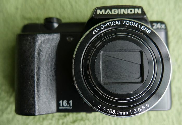 Maginon SZ-24 Digital Compact Camera 16,1MP - 24 x Optical Zoom Tested (battery cover is missing)