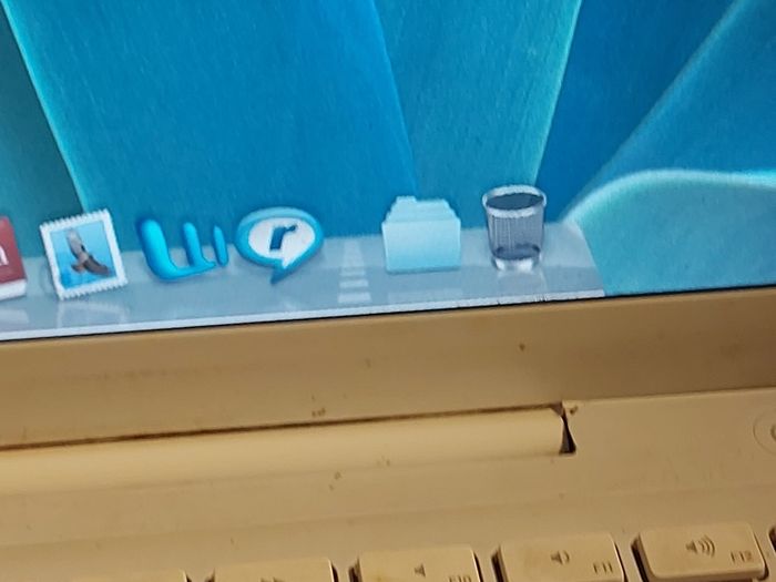 Vintage Apple MacBook, working fine and in reasonable condition for its age. No Charger