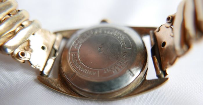 Vintage Tempo Watch 17 Jewels Incabloc Swiss made Manual Watch (works well and keeps time)