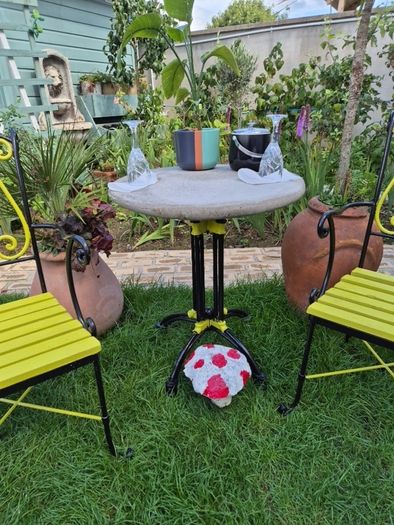 Bistro set Forged Garden Chairs  Cast iron table very heavy furniture patio decking steel home house  cottage benchs gift present new sea shels furniture pots statue  table and chairs seat