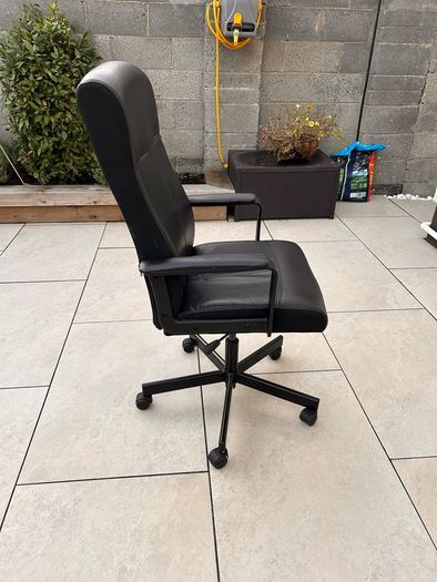 Black computer Chair