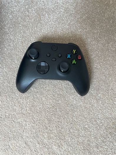 xbox series x ( comes with controller box and cables aswell )