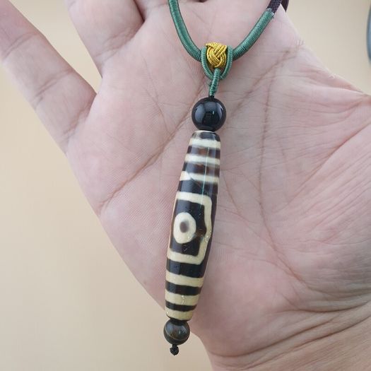 Vintage 3 Eyes Himalayan Tibetan Agate Dzi Bead Amulet