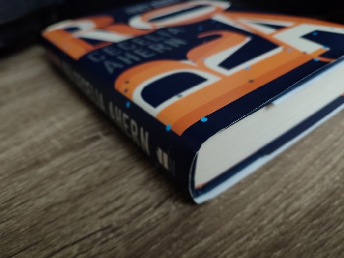 Roar: Thirty Women Thirty Stories ! Hand Signed by Cecelia Ahern ! Genuine Autograph ! Hardcover ! 2018 ! by HarperCollins !