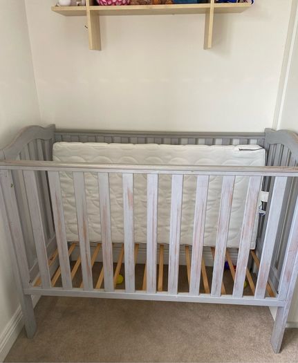 baby cot