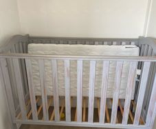 baby cot