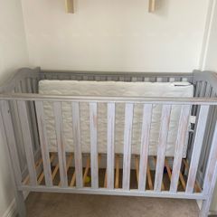 baby cot