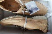 New shoes clarkes in box with tag attached