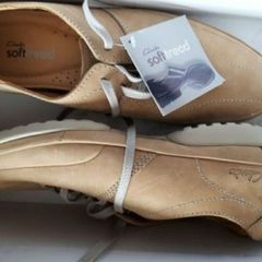 New shoes clarkes in box with tag attached