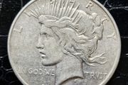 1922 United States 1 Silver Peace Dollar coin