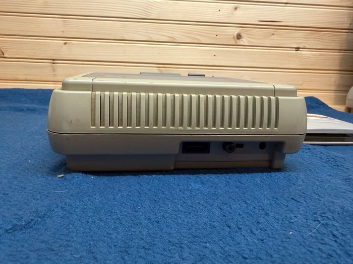 Nintendo Super Famicom Japanese SNES version with game