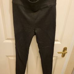 womens jeans/jeggings black Size large 32"
