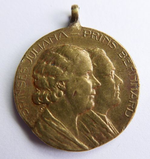 Netherlands 1937 Princess Juliana & Prince Bernhard Wedding Medal