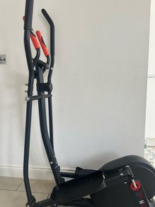 Elliptical cross trainer
