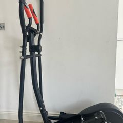 Elliptical cross trainer