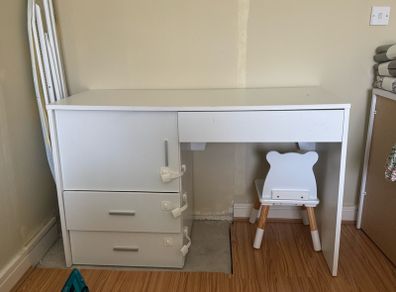 desk