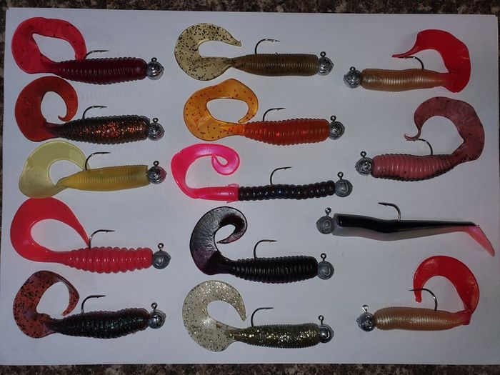 No#11 - New - Set of 14pcs mix colour soft lures 8,5-9cm on jig heads 4/0 and 8g - Pike Perch Trout Salmon Bass Cod Pollock