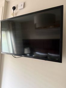 32 Inch Samsung TV