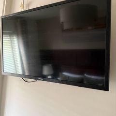 32 Inch Samsung TV