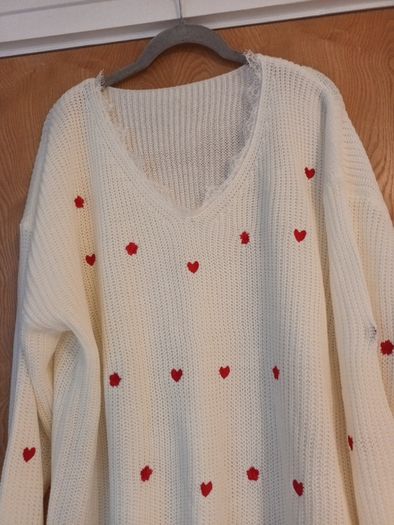 Shein Small Heart & Flower Jumper.    S. 1X - 18.  New-  Tag.